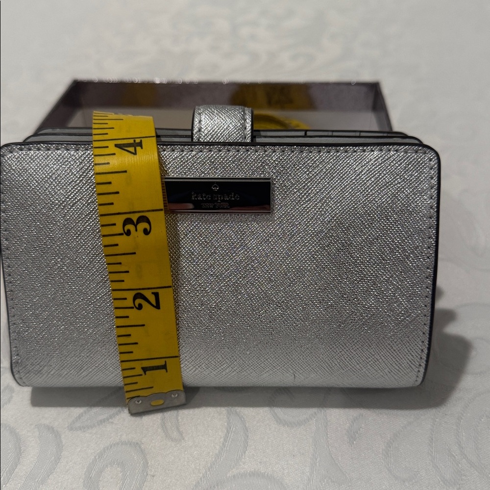 ♠️Kate spade Metallic Bi-fold Wallet - Picture 14 of 15